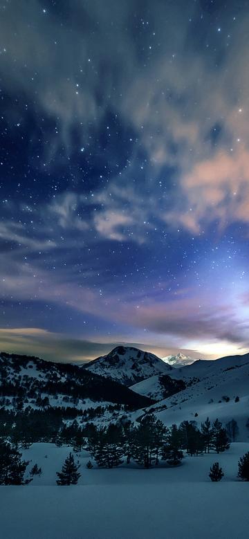 极光冬季雪山