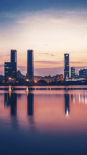 滨海城市黄昏美景