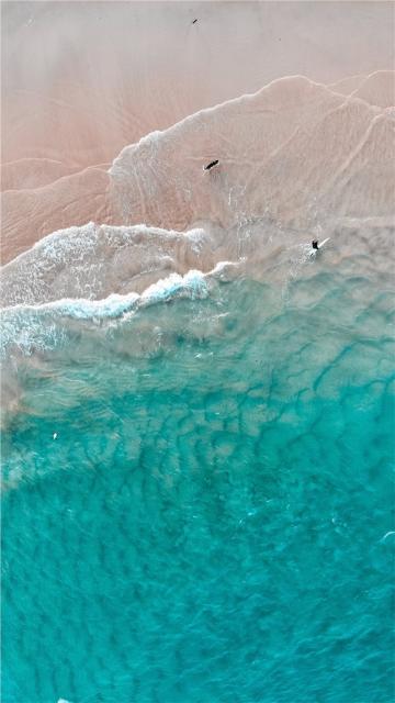 透明青蓝色海浪