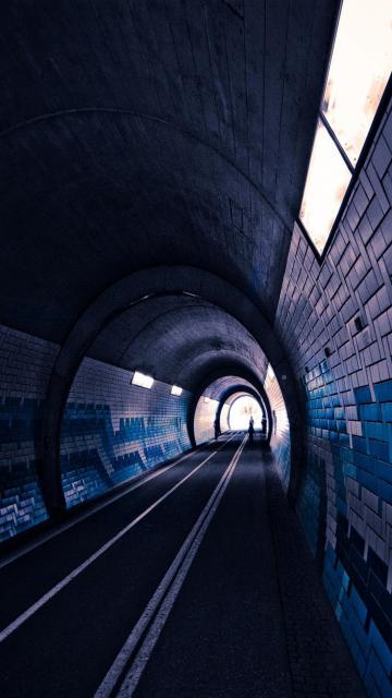 黑暗隧道