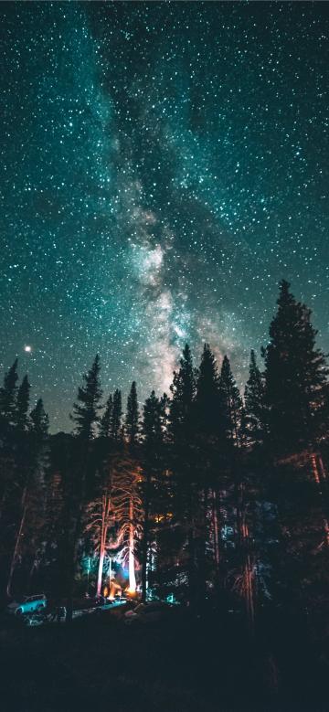 星空下的营火