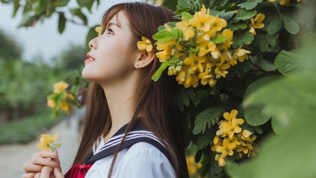 清新动人的气质学生妹