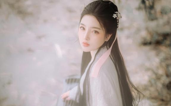 黄昏下的清纯美女唯美写真