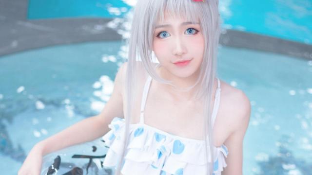 可爱美少女性感泳装写真