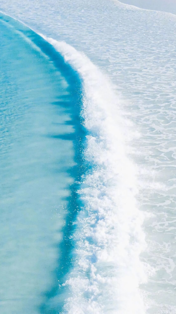 大海翻滚清爽优美风景