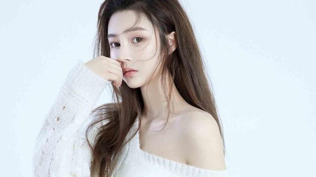 清纯迷人长发美女