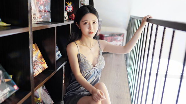 极品少妇吊带睡裙诱惑写真