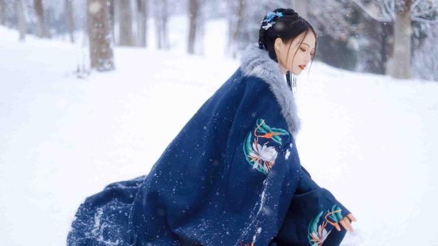 古风美女冬日唯美迷人写真