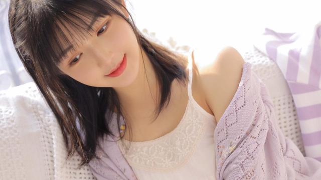 甜美少女居家写真