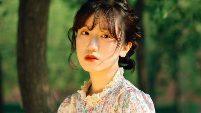 清新灵动的美女