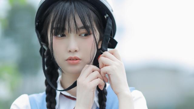 白皙动人漂亮美女养眼写真