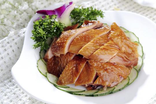 广州传统的烧烤肉食:广式烧鹅