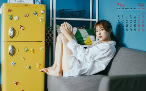2018年7月性感美女大长腿诱人写真日历