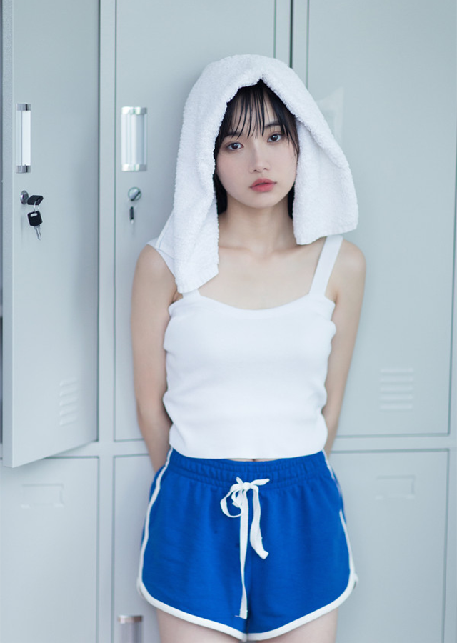 大长腿美女运动服写真