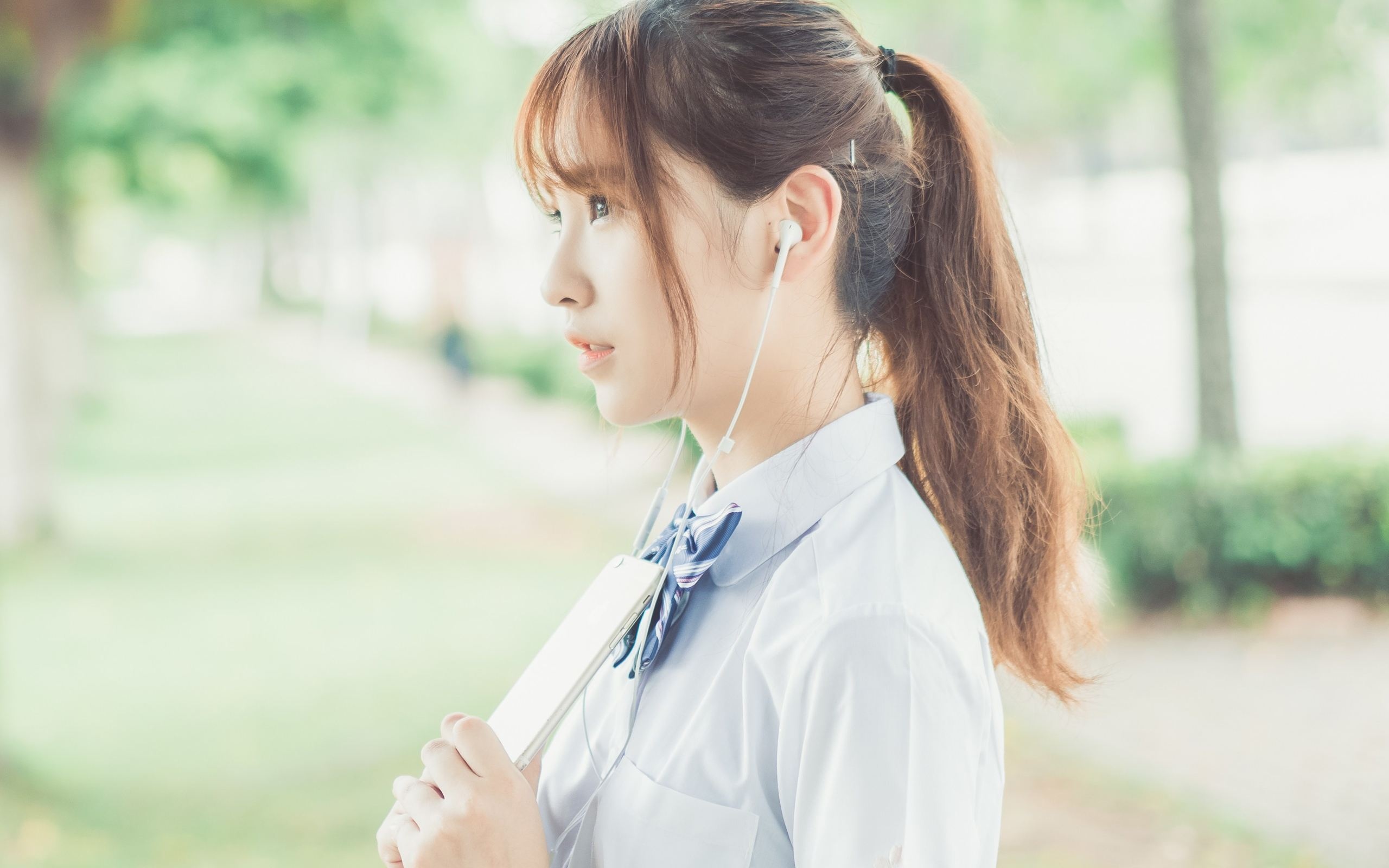 ​白嫩朦胧的妹子