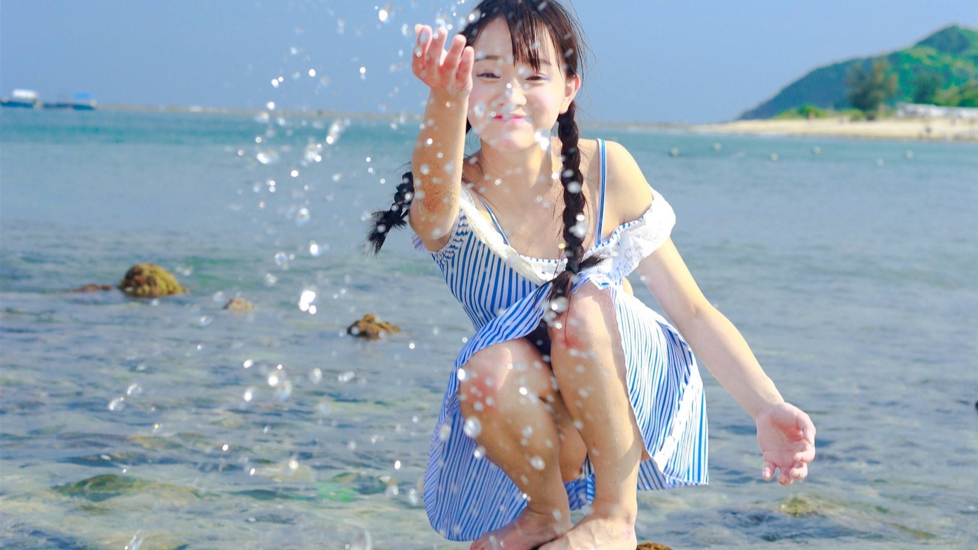 可儿美眉湿身诱惑