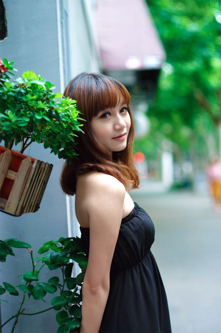 梦瑶秀黑色性感牛仔裤写真