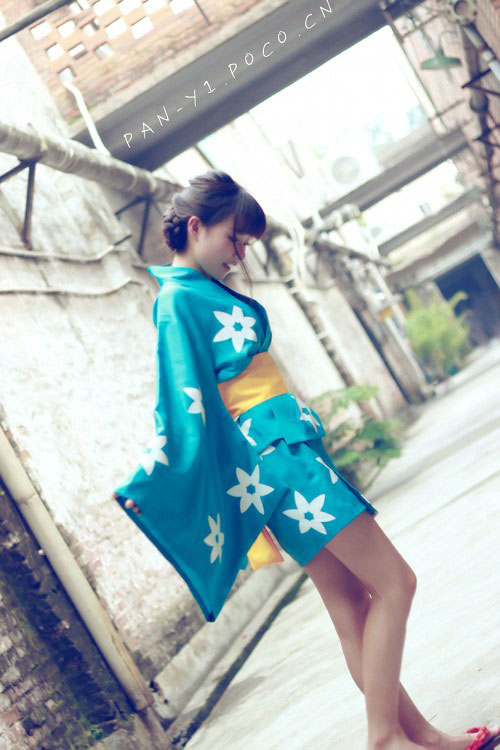 和服低胸遐想诱惑