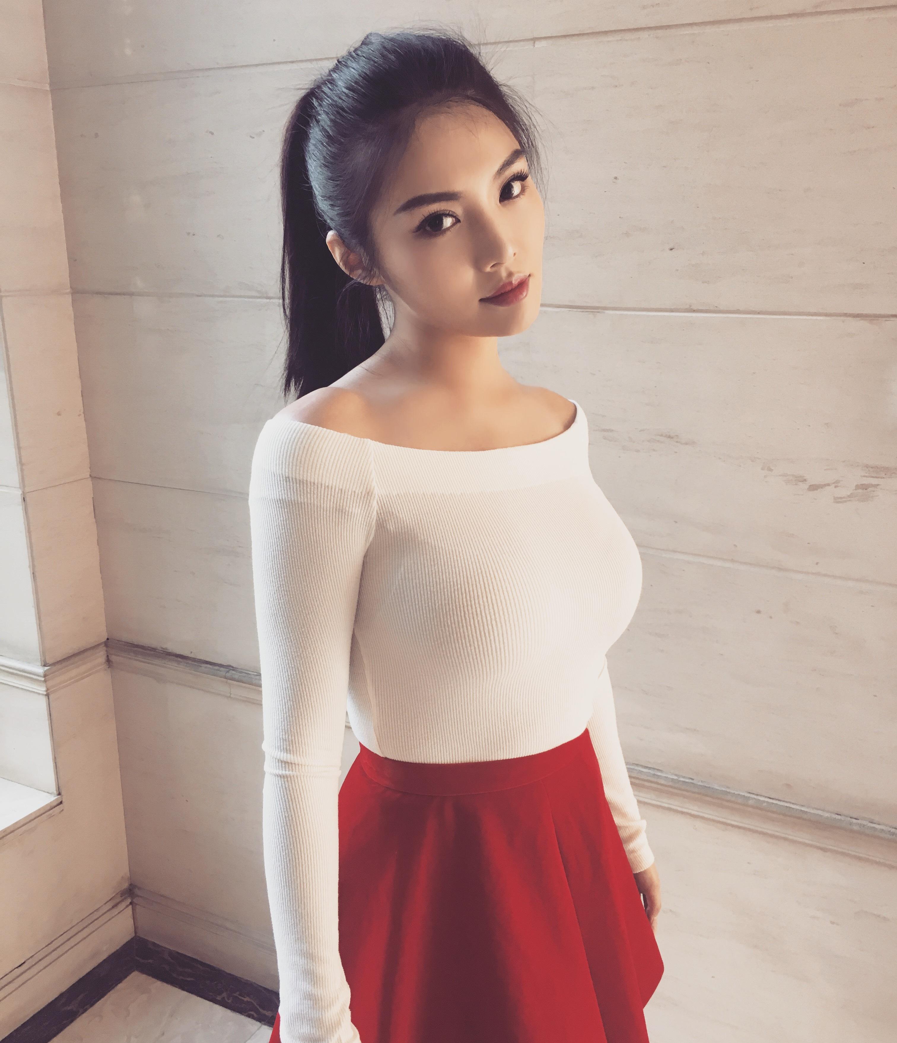 纯天然清纯素颜大胸美女
