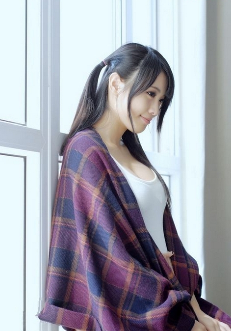 白皙性感小萝莉