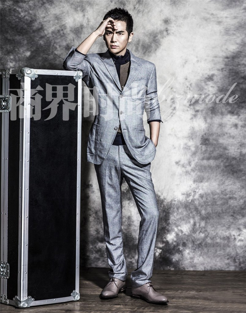 西装型男张晓龙