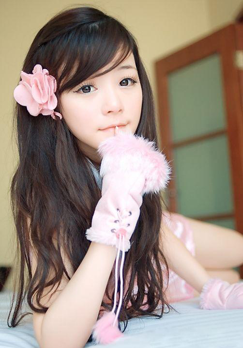 粉嫩萝莉女生