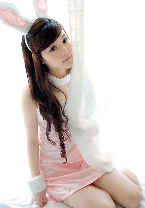 粉嫩萝莉兔女生