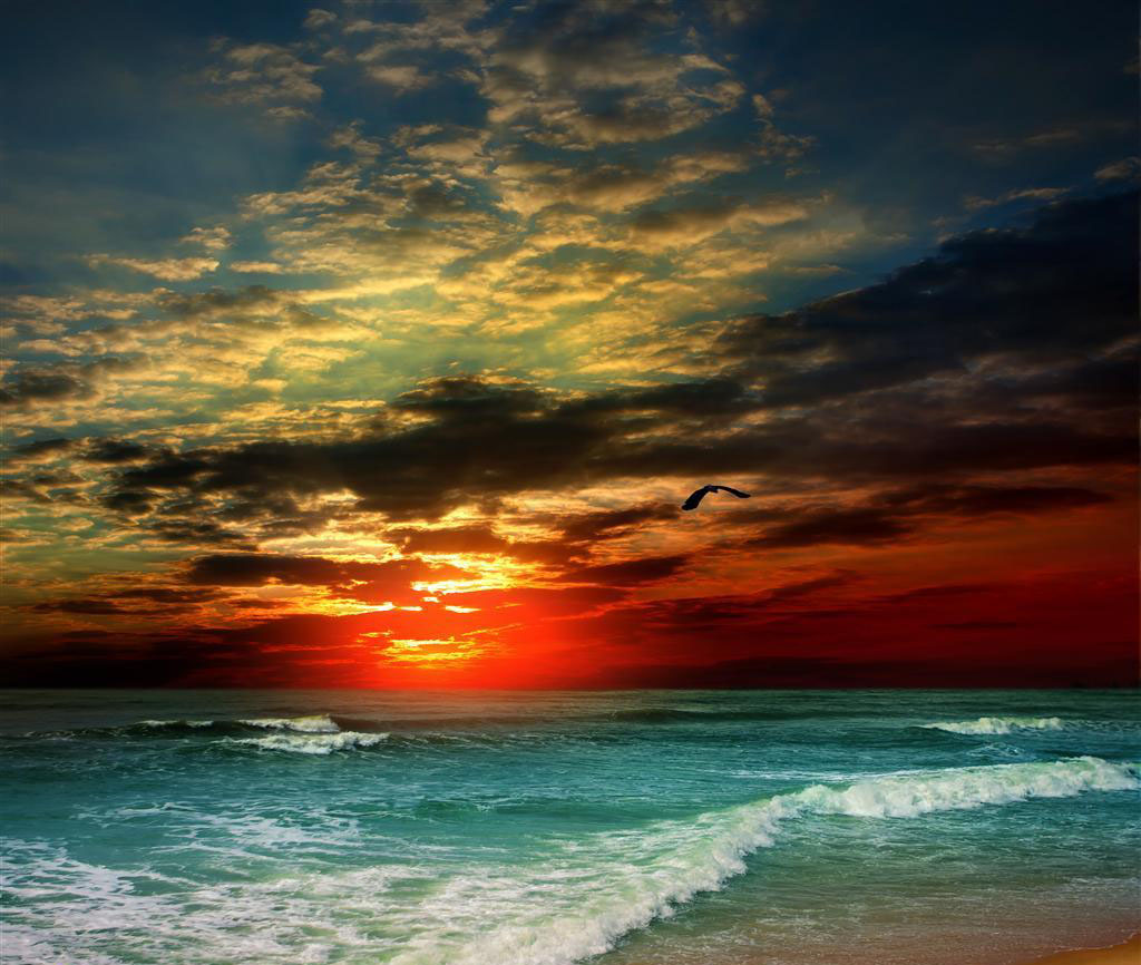 夕阳下的海边