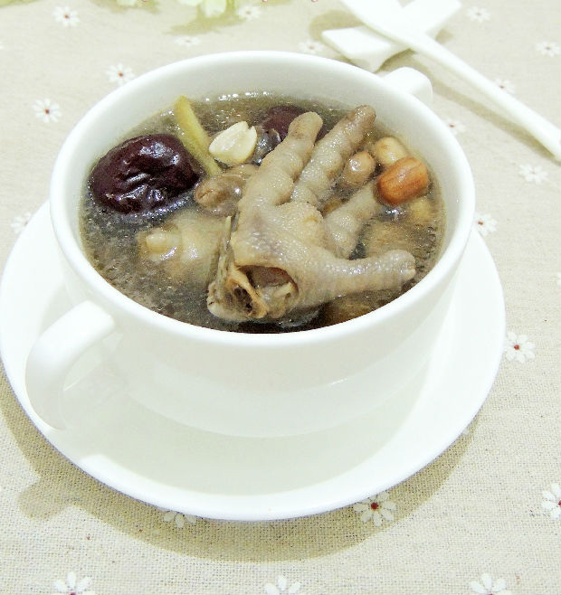 红枣花生凤爪汤