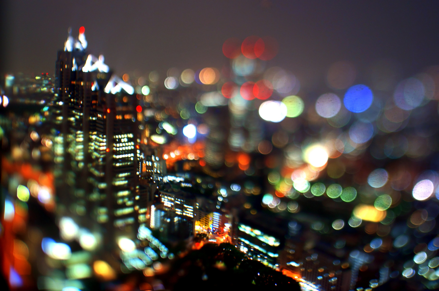 灯光璀璨的东京夜景