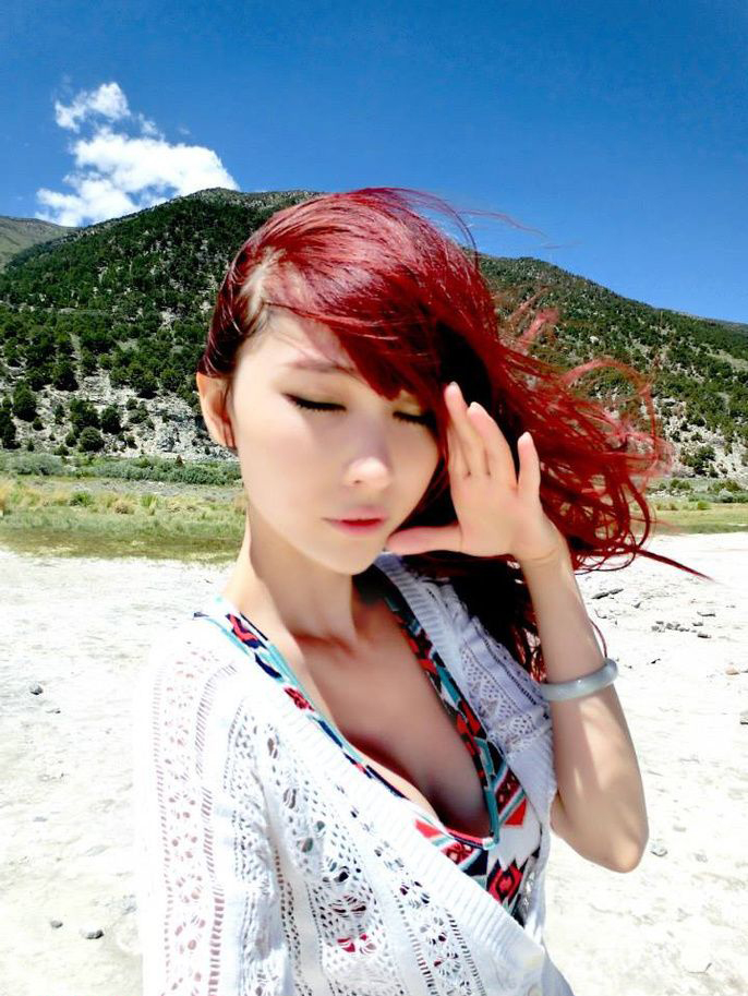 红发美女李凡