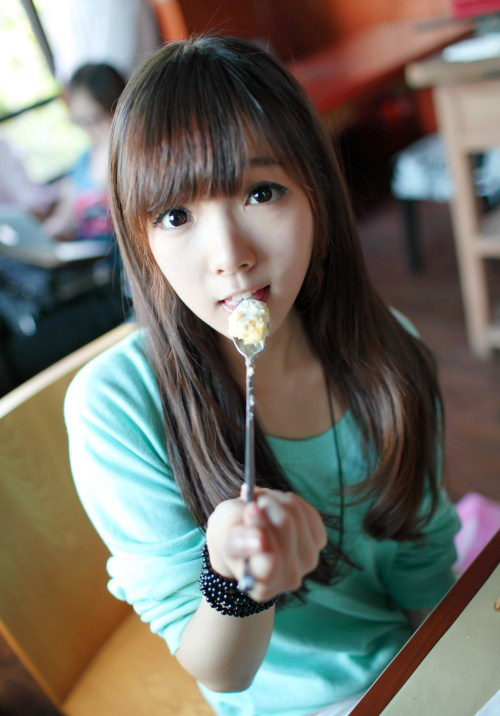 午后甜点小美女