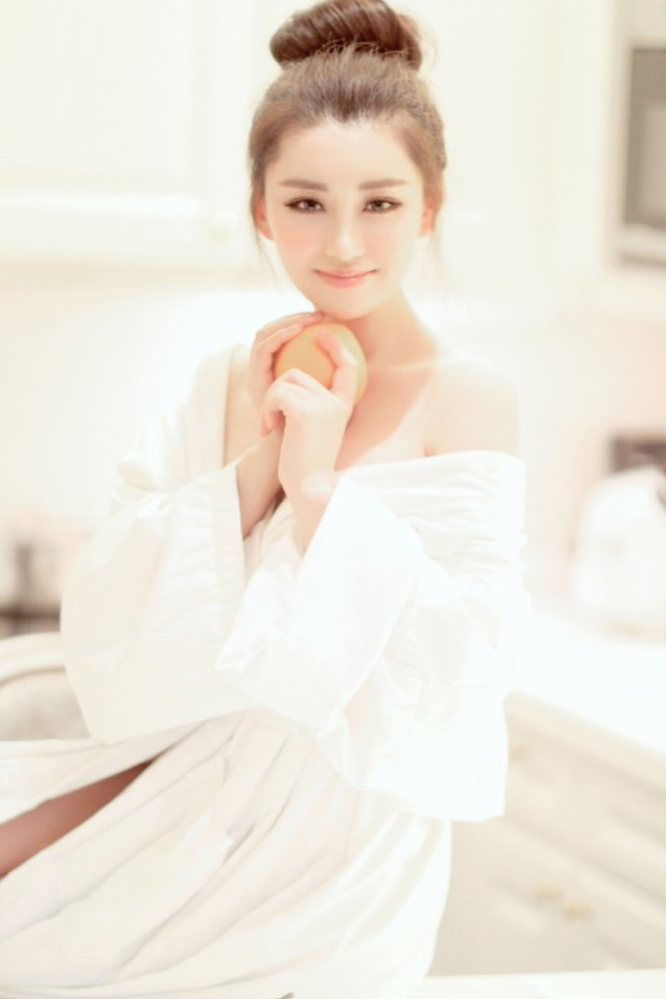 汪小诗唯美睡衣秀
