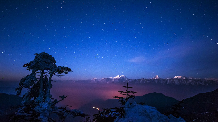 贡嘎星辰