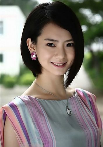戚薇长短发尾