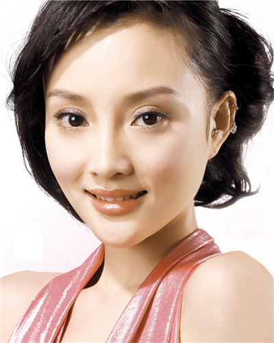 李小璐俏丽盘发