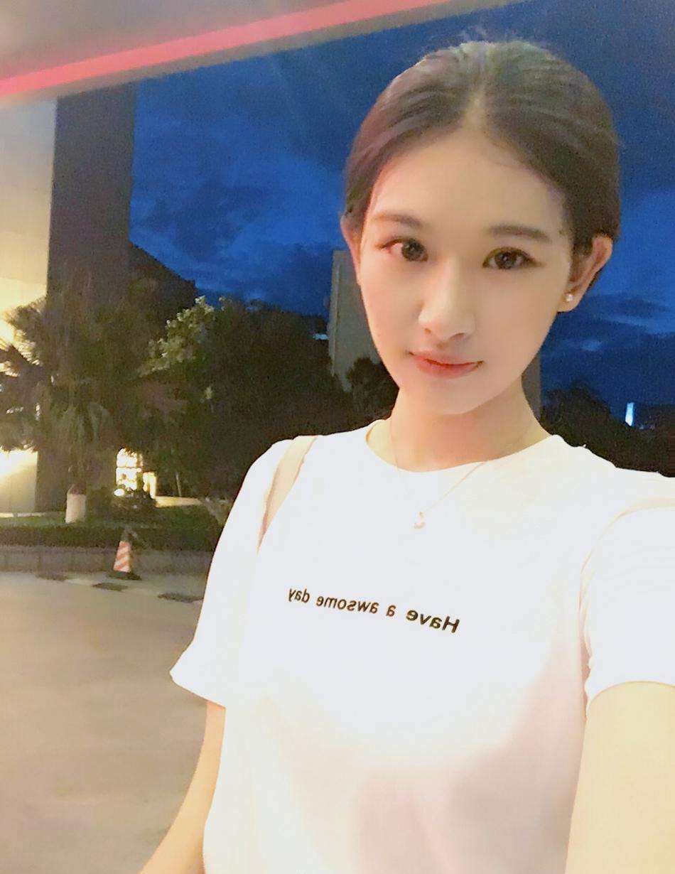 中戏女生素颜清纯写真