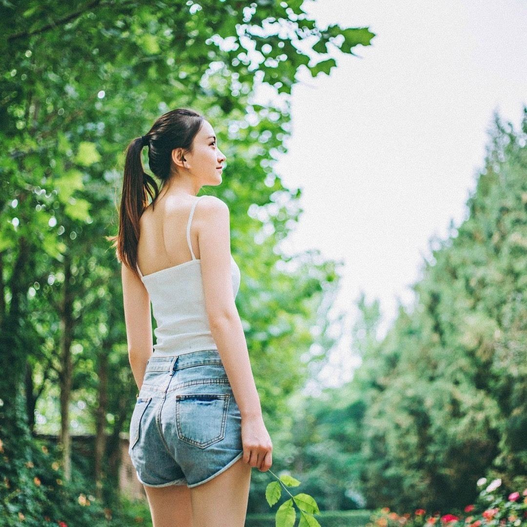 清新干净的漂亮美女