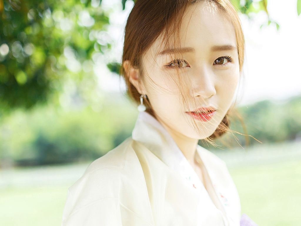 小清新韩服美女室外写真