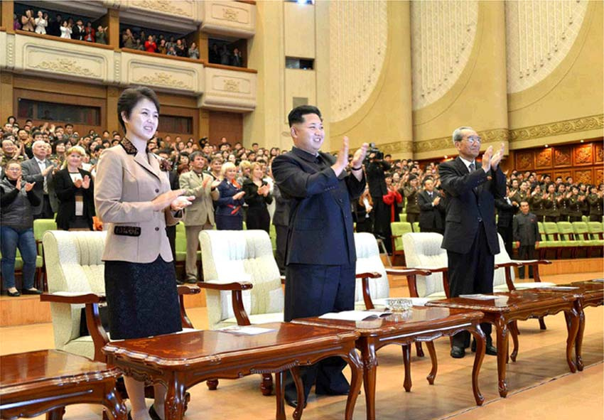 金正恩夫妇观看俄罗斯乐团演出