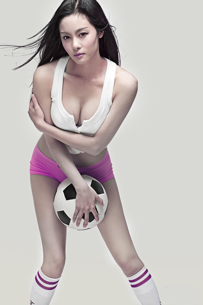 美女足球宝贝