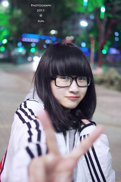 2V女生