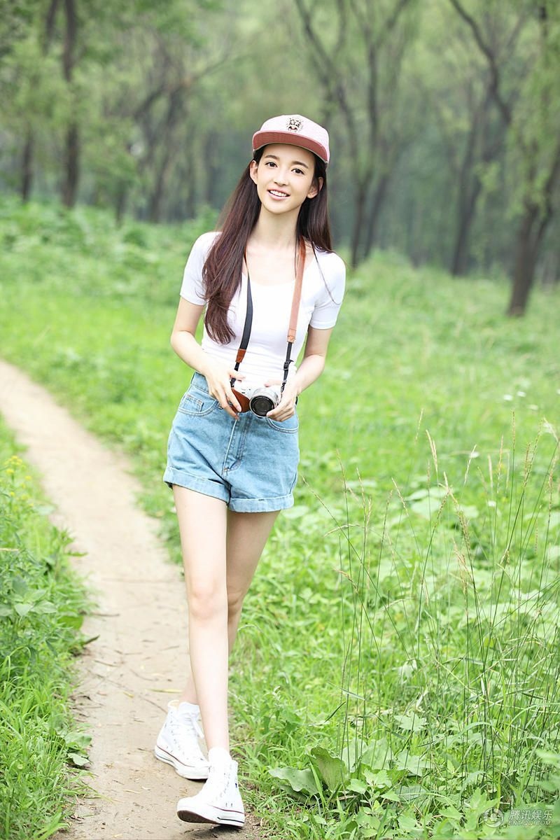 95后氧气美女康宁写真