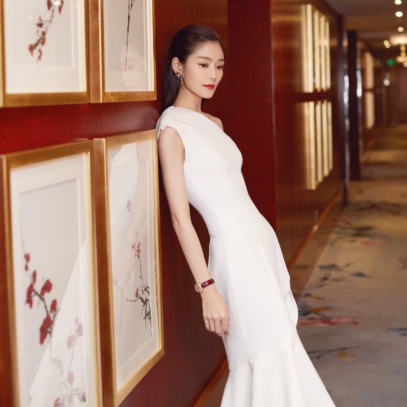 王媛可性感时尚写真