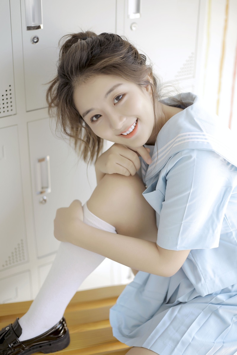清纯唯美的学生妹制服写真