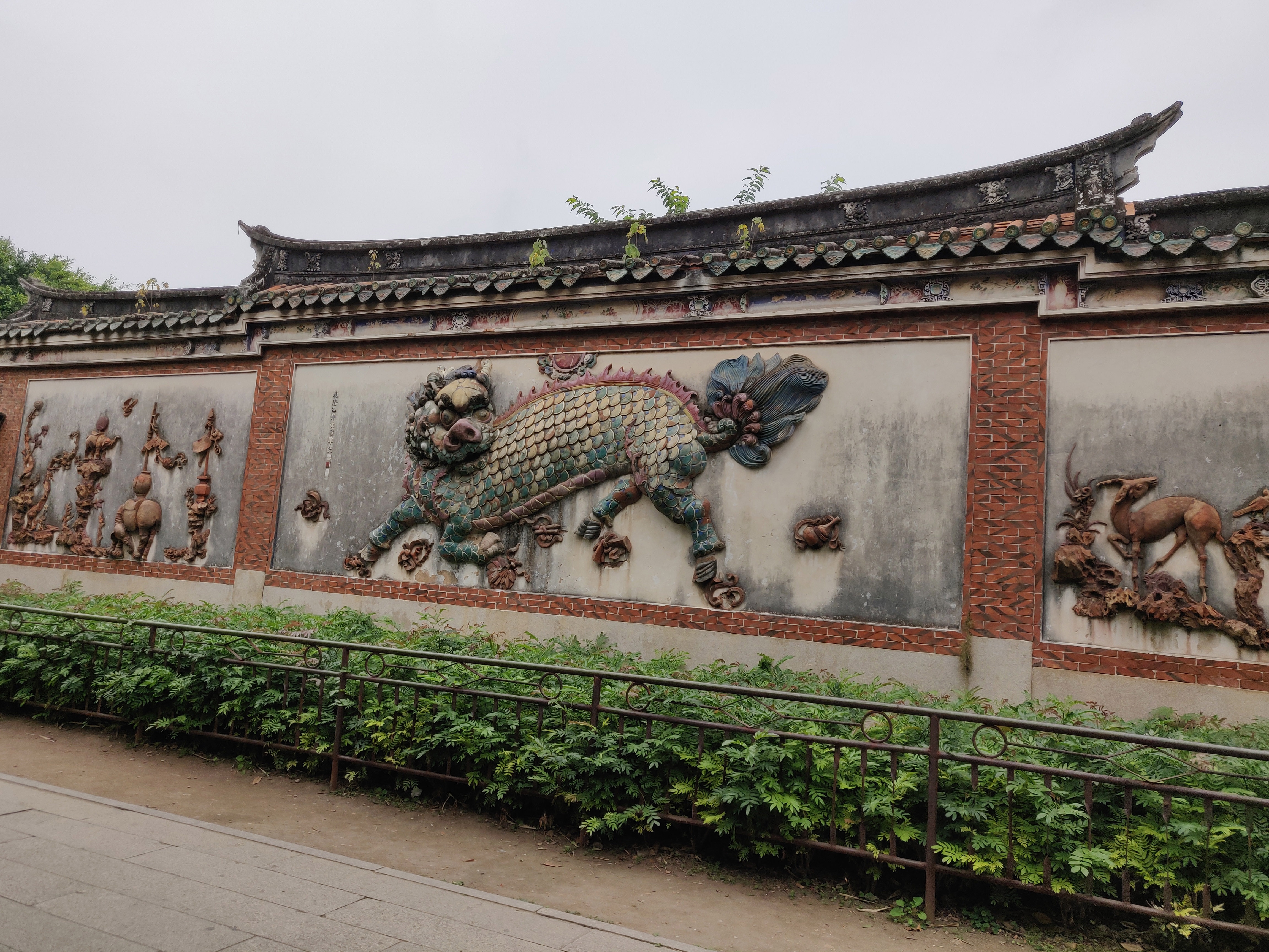 霸气的开元寺麒麟壁