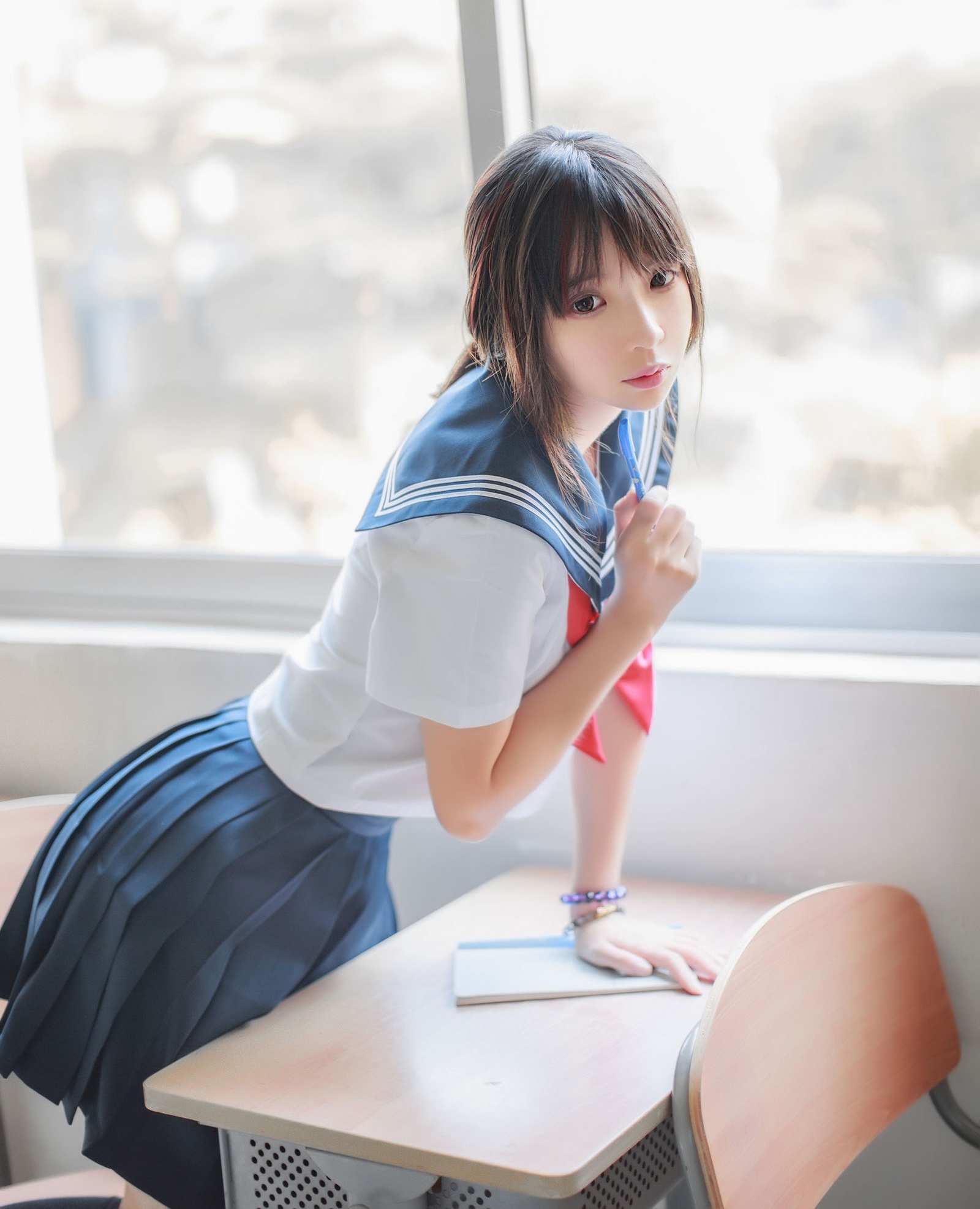 网红COSER疯猫ss学生装性感写真