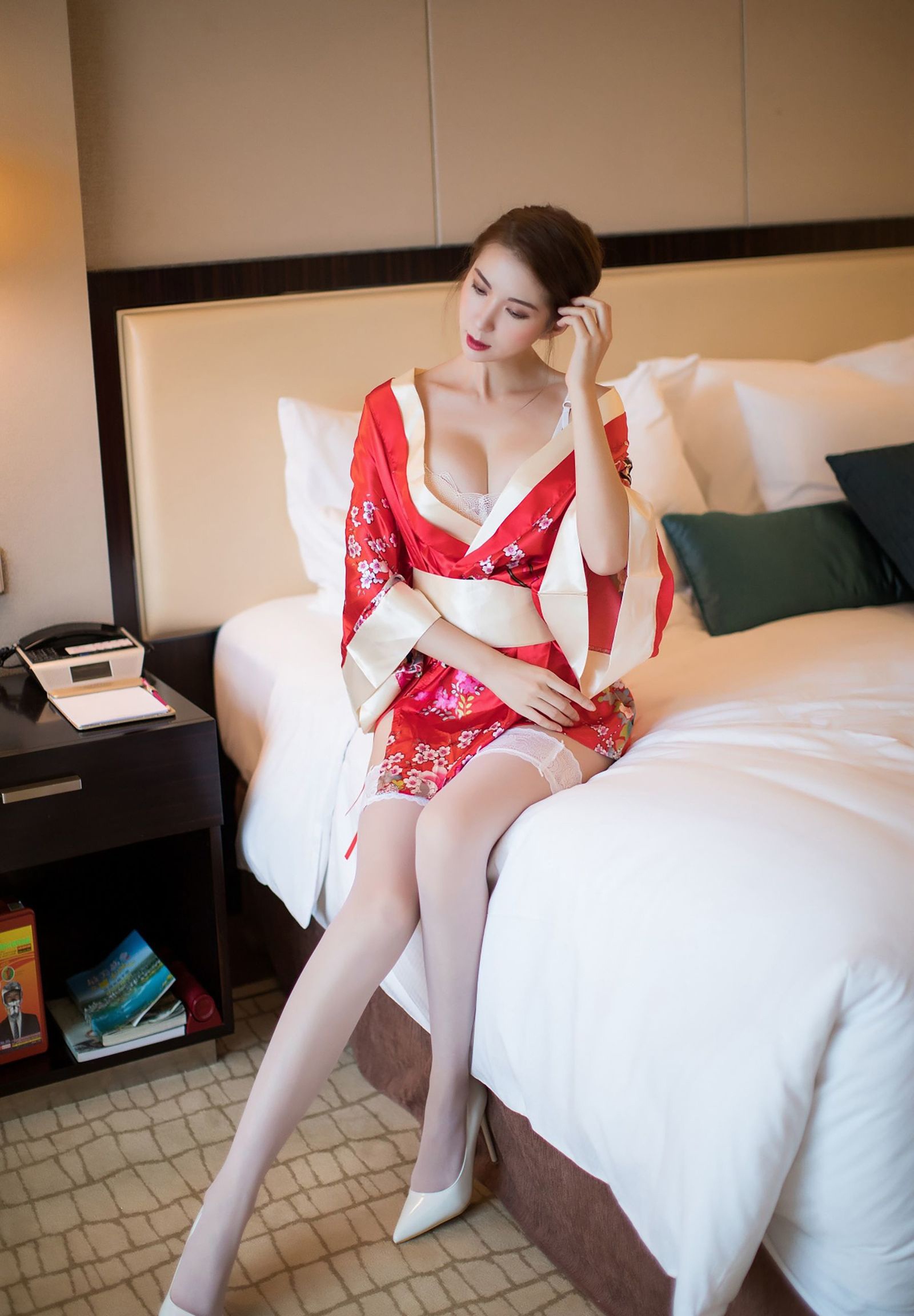 香港嫩模陈良玲Carry和服性感写真