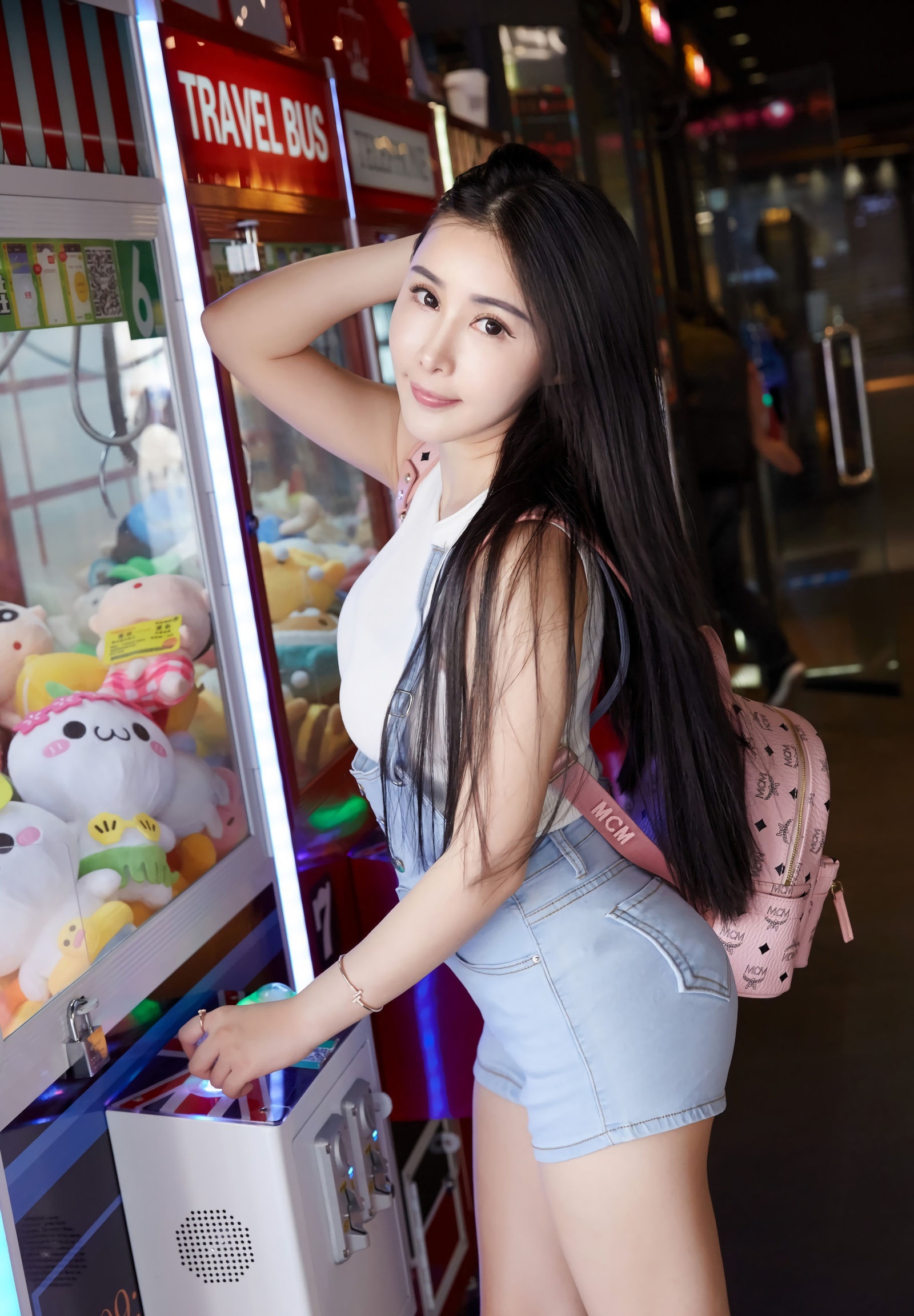 清纯嫩模萱萱cecilia性感街拍写真