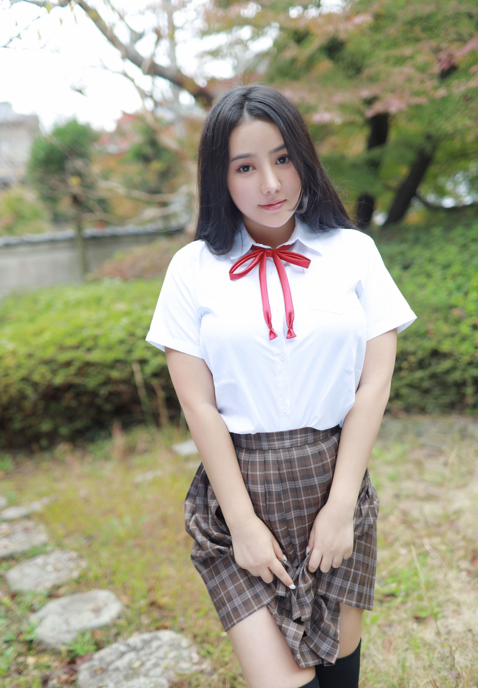 清纯美女模特玛鲁娜学生制服写真